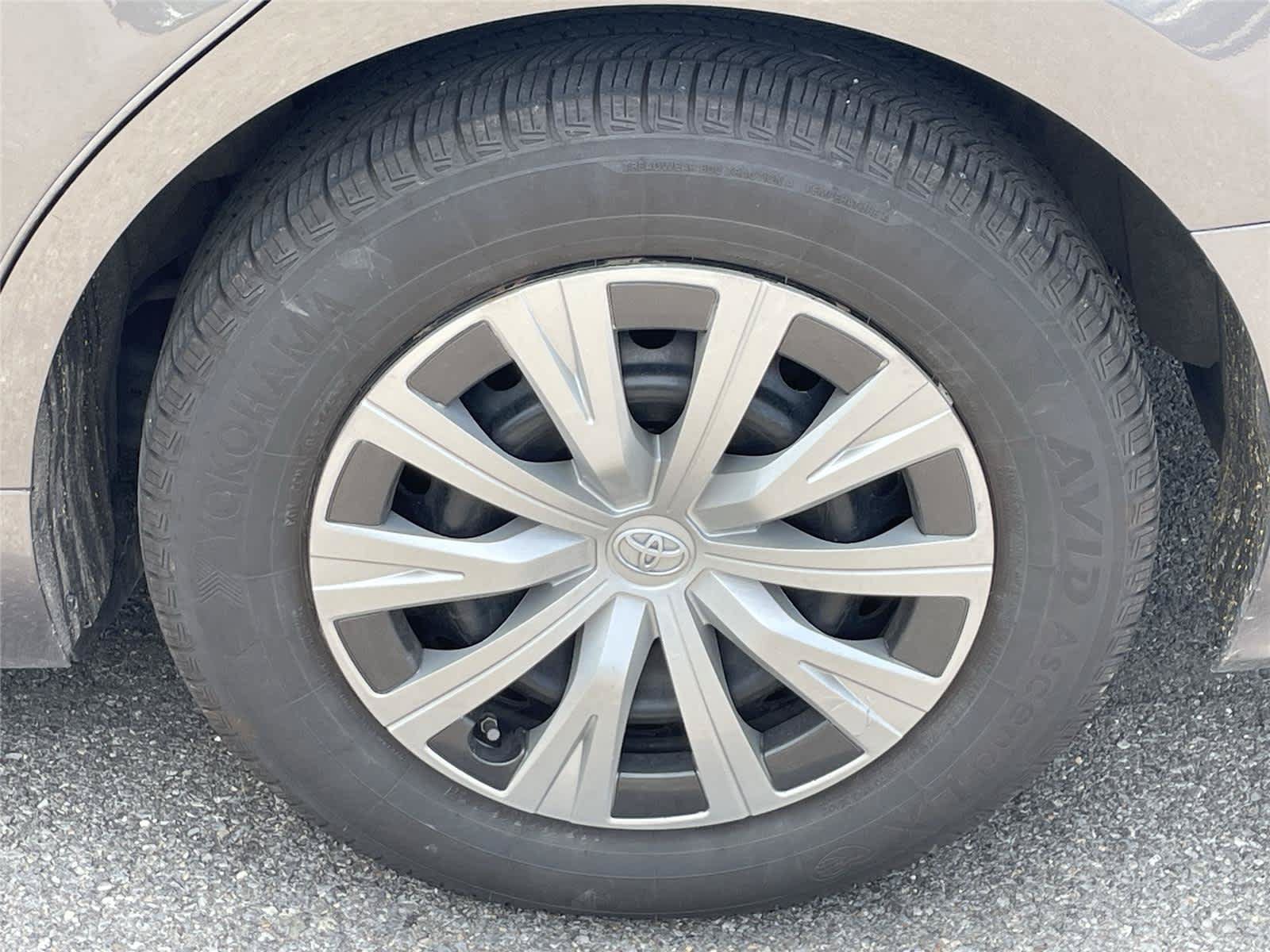 Used 2023 Toyota Camry LE FWD image 11