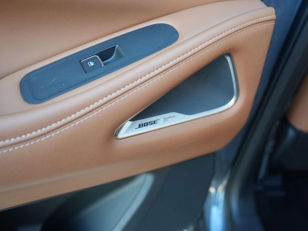 Certified 2025 INFINITI QX60 Sensory image 12