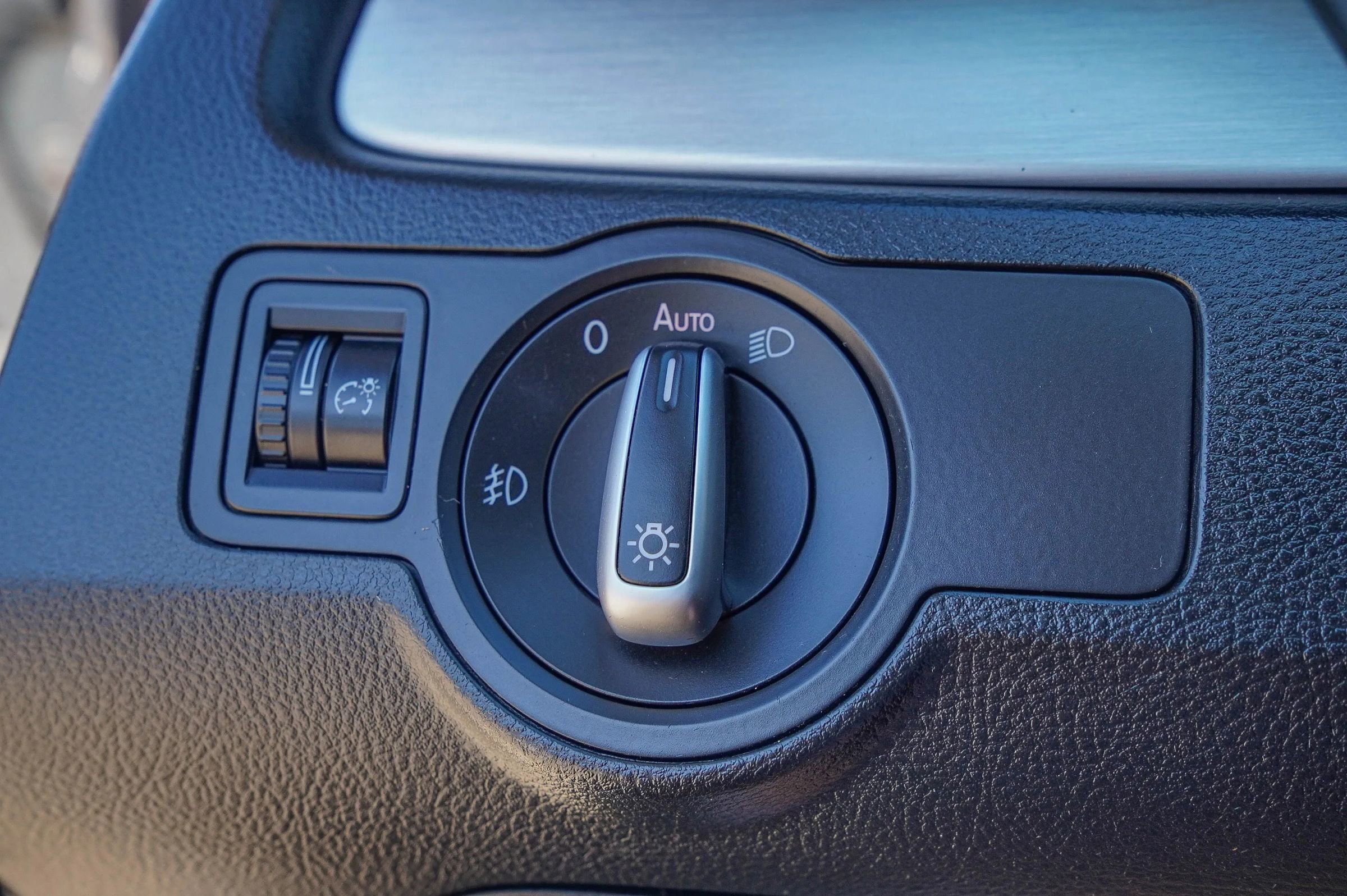 Used 2012 Volkswagen CC Lux Limited image 30