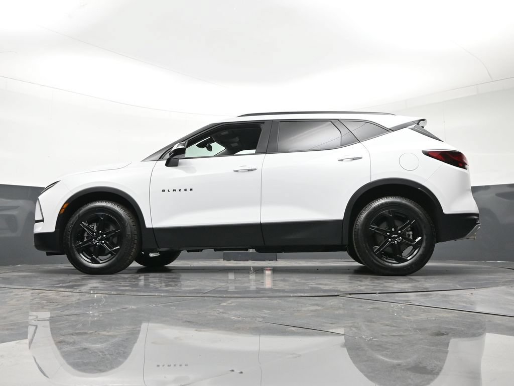 Used 2024 Chevrolet Blazer LT w/ Midnight/Sport Edition AWD/4WD image 26