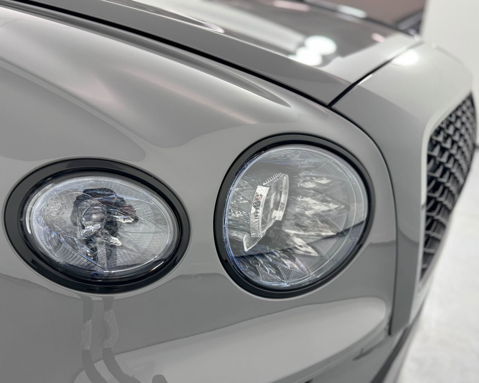 New 2025 Bentley Flying Spur Plug-In Hybrid image 61