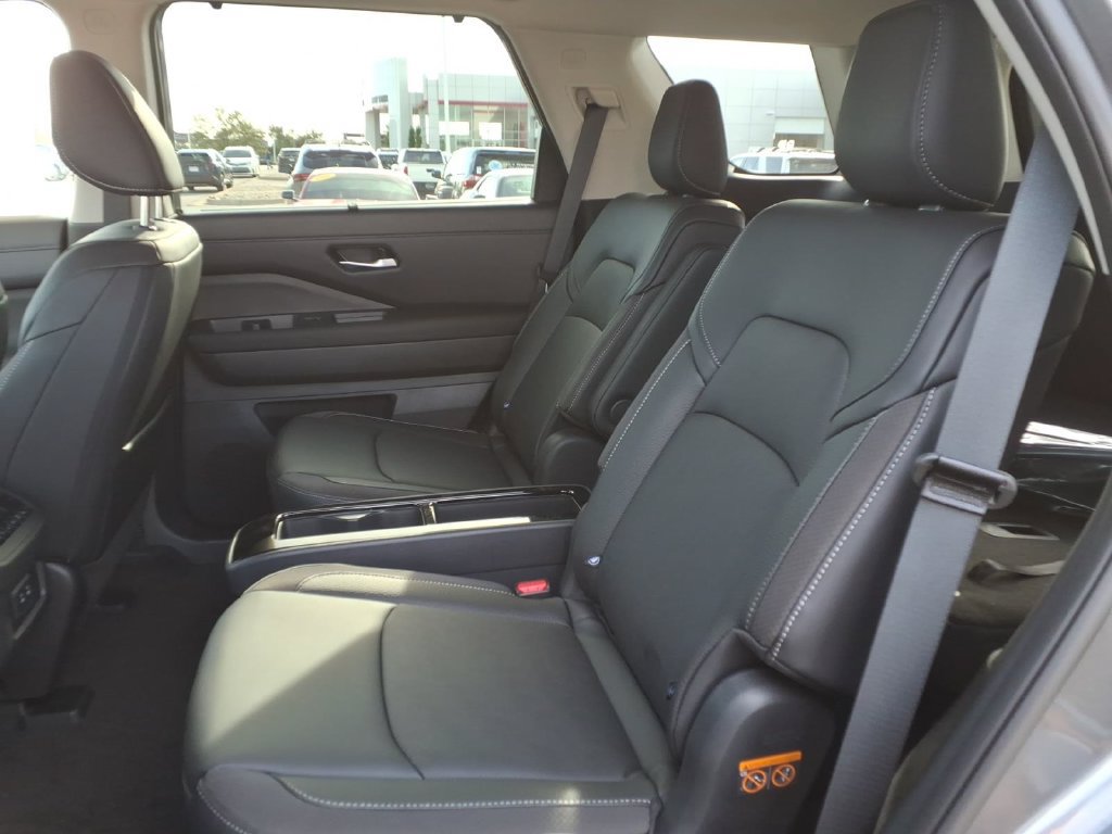 New 2026 Nissan Pathfinder SL AWD/4WD image 36