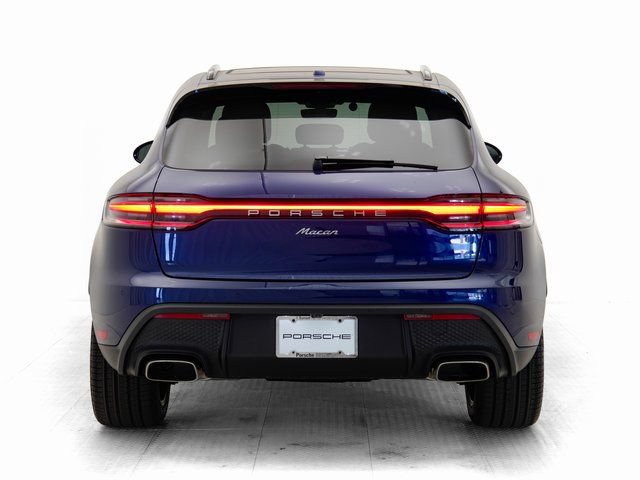Certified 2025 Porsche Macan AWD/4WD image 36