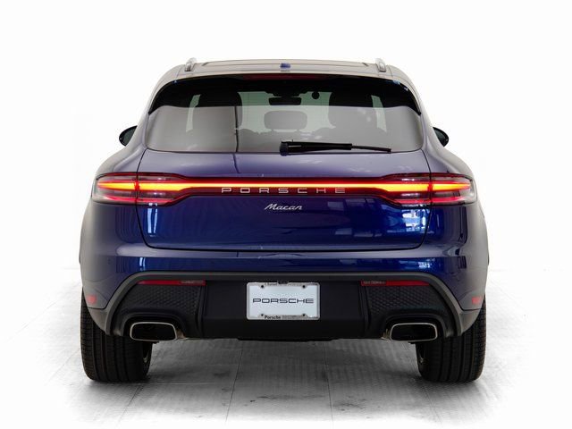Certified 2025 Porsche Macan image 36