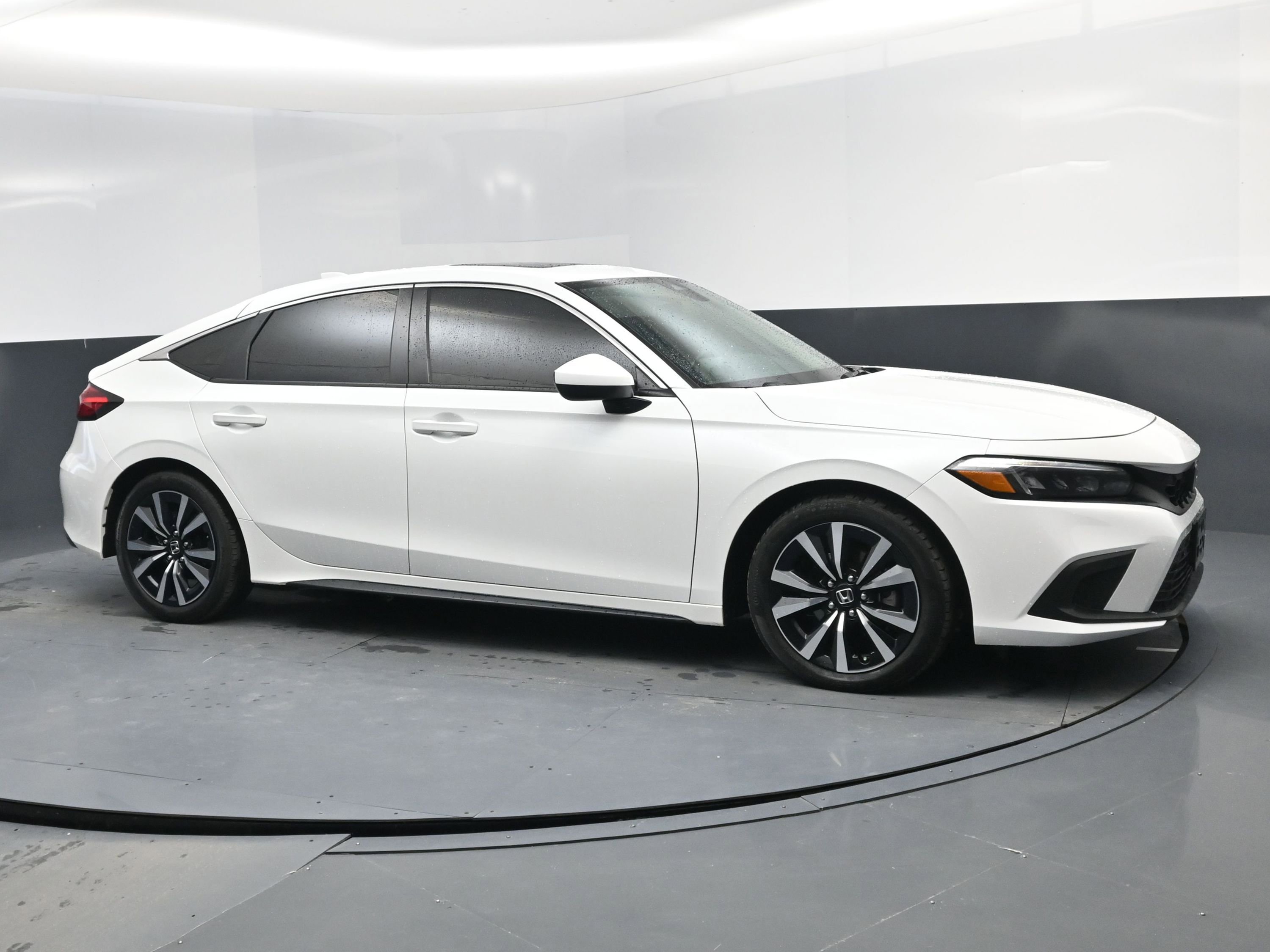 Used 2022 Honda Civic EX-L image 2