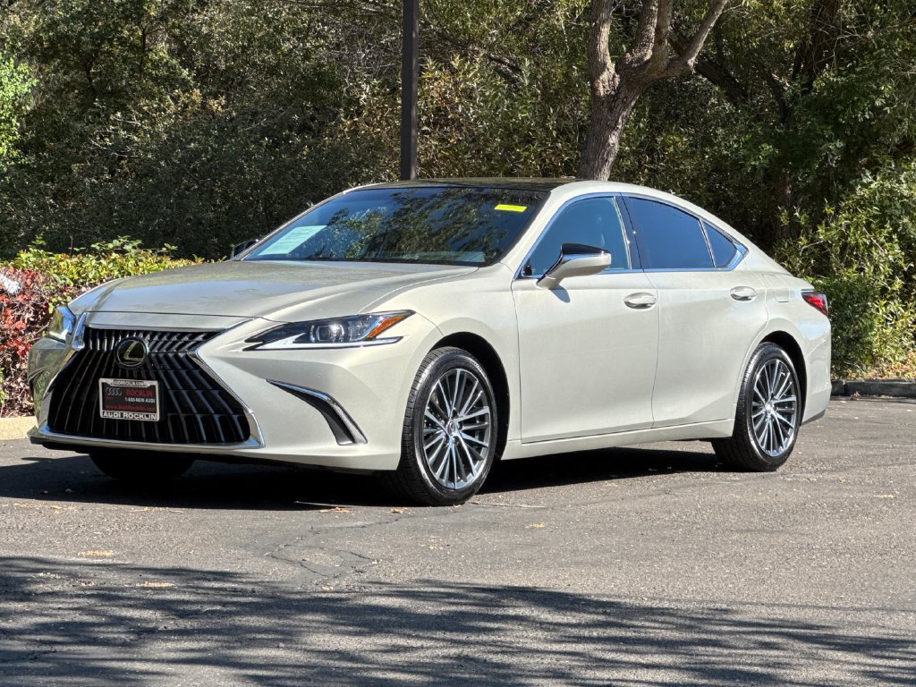Used 2025 Lexus ES 350 w/ Premium Package FWD image 9