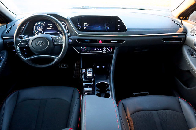 Used 2023 Hyundai Sonata SEL Plus w/ Cargo Package FWD image 6
