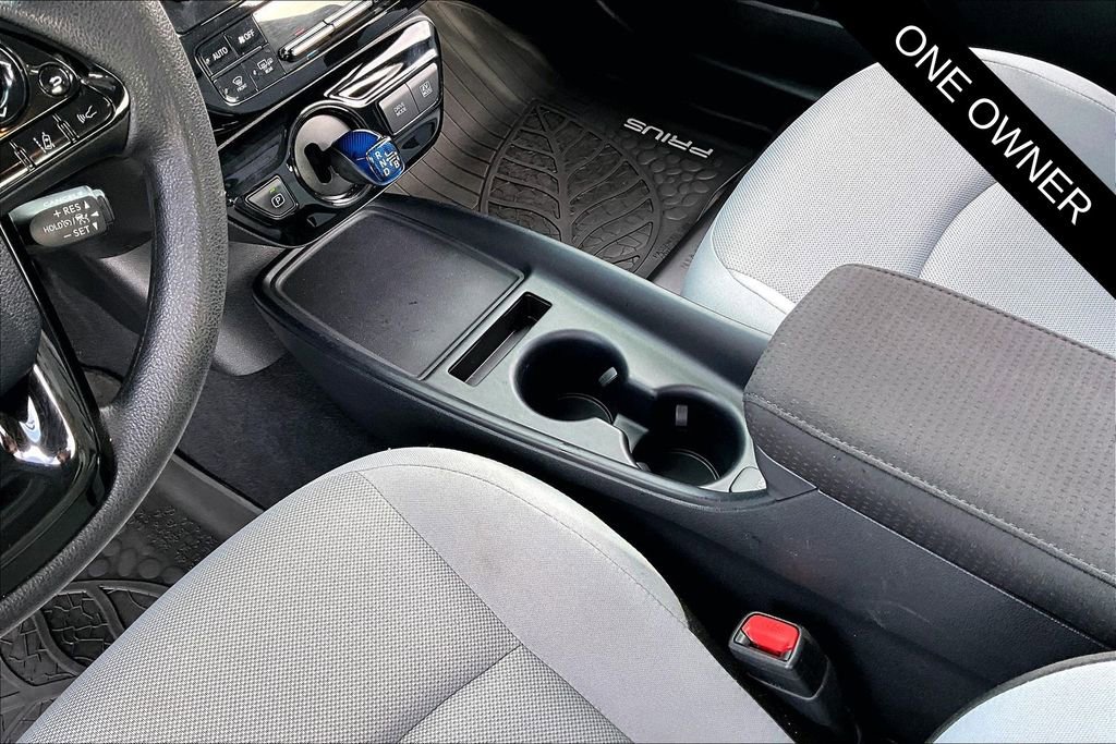 Used 2019 Toyota Prius LE image 16