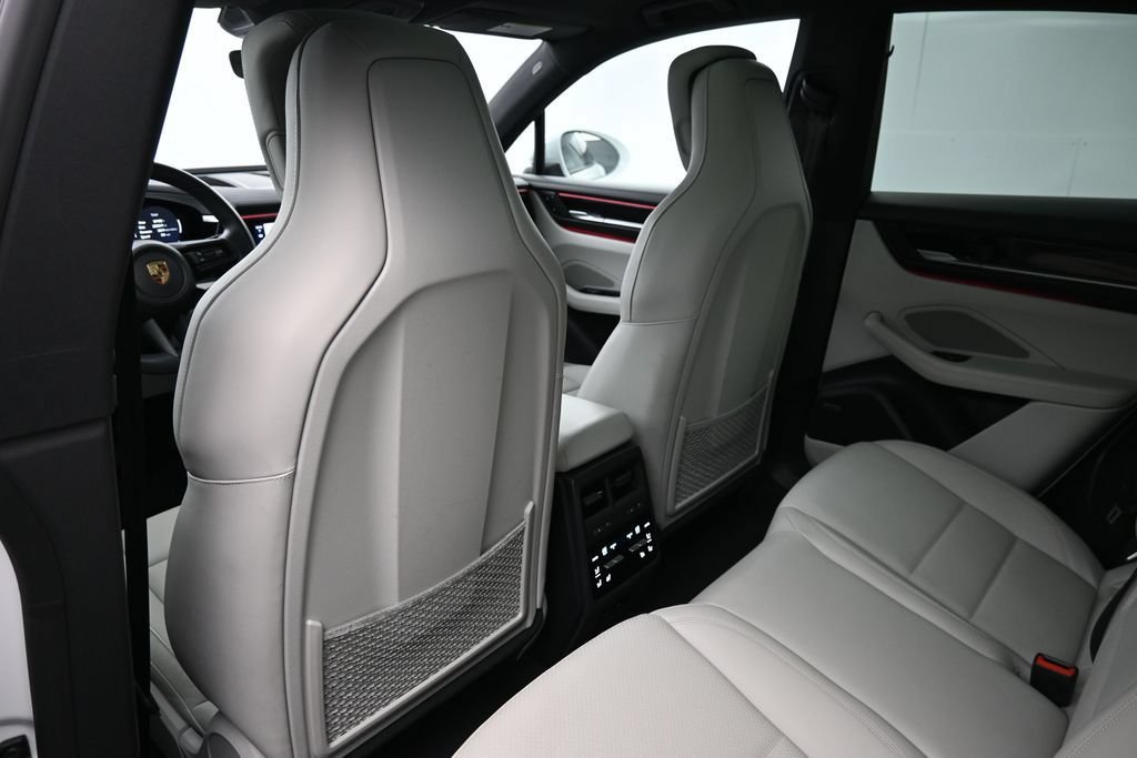 Certified 2025 Porsche Macan Electric RWD image 8