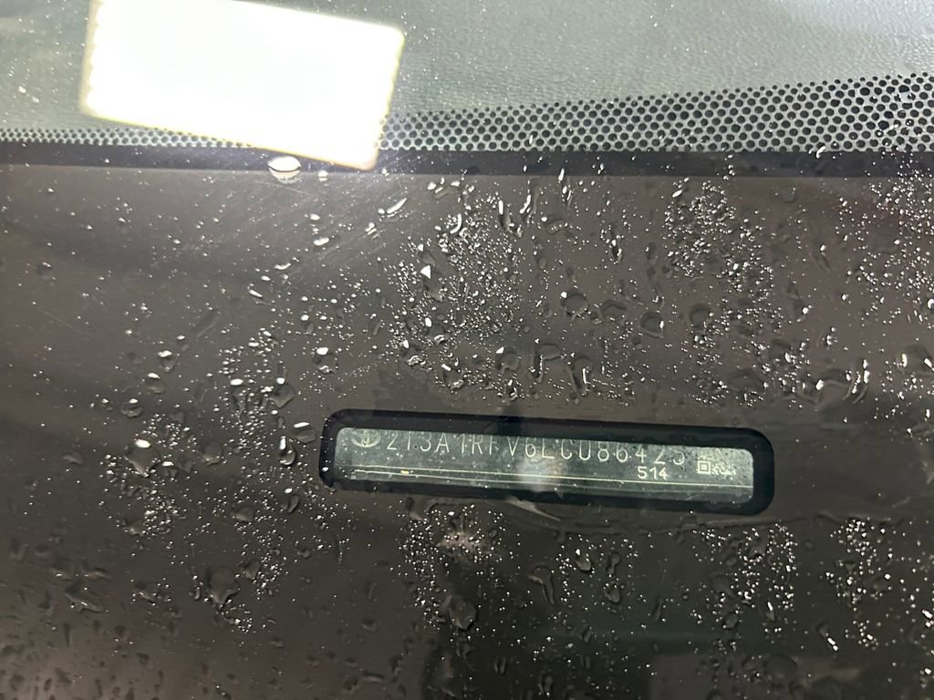 Used 2020 Toyota RAV4 XLE Premium image 35