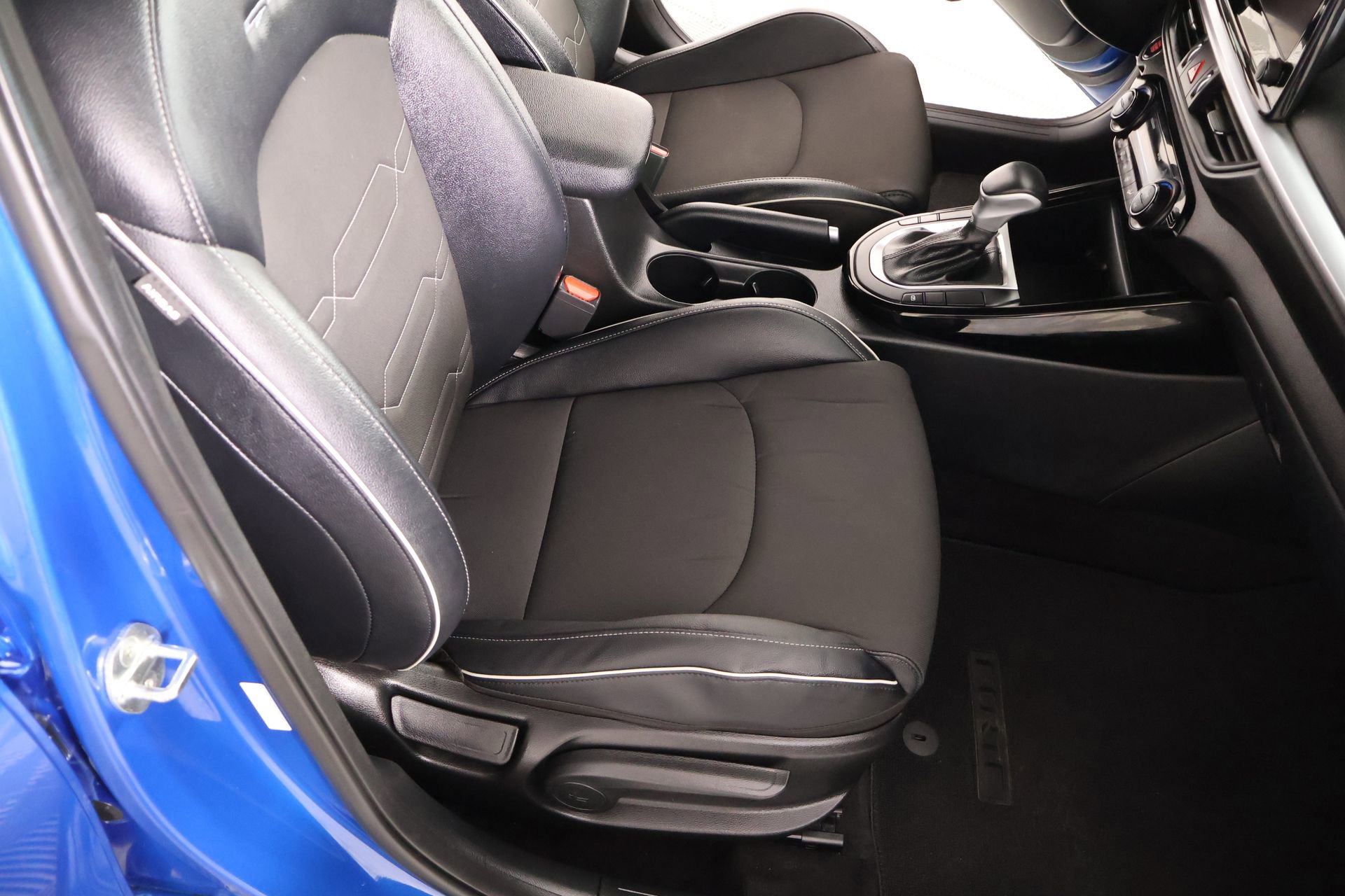 Used 2023 Kia Forte GT-Line FWD image 13