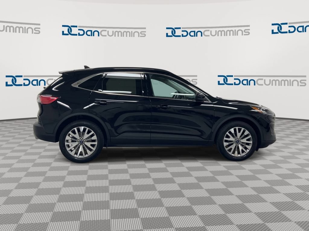 Used 2022 Ford Escape Titanium AWD/4WD image 9