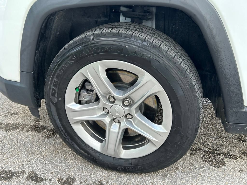 Used 2023 Jeep Compass Latitude AWD/4WD image 25