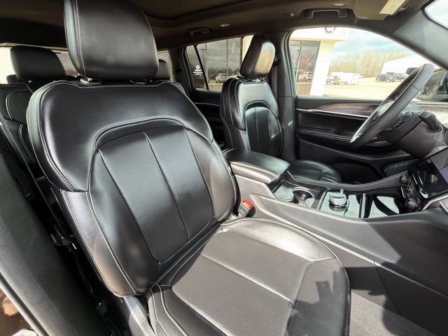 Used 2024 Jeep Grand Cherokee L Limited w/ Luxury Tech Group II AWD/4WD image 30