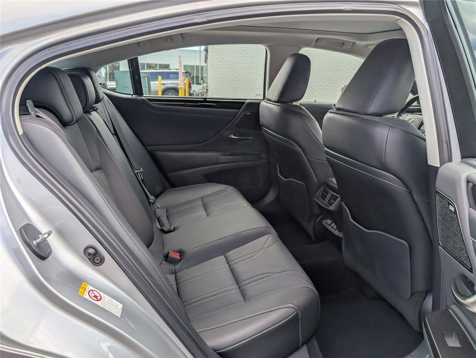 Used 2019 Lexus ES 350 Ultra Luxury w/ Accessory Package image 11