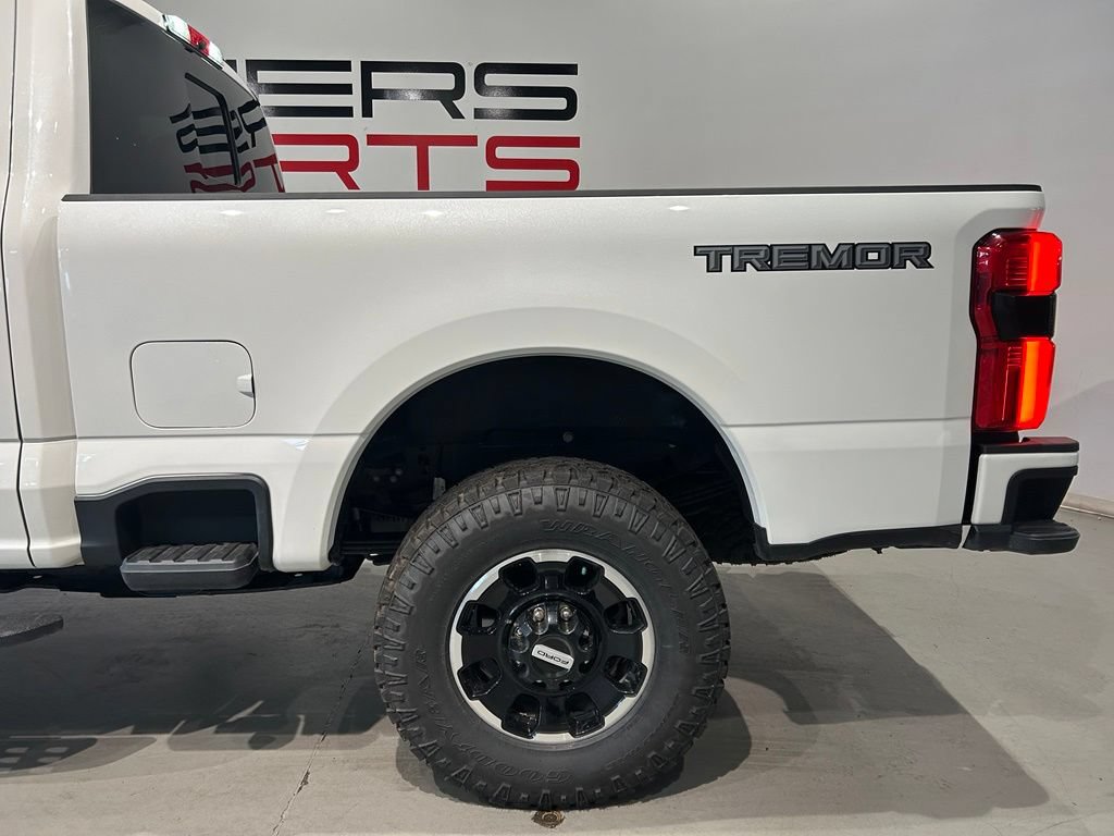 Used 2026 Ford F250 Platinum w/ Tremor Off-Road Package AWD/4WD image 4