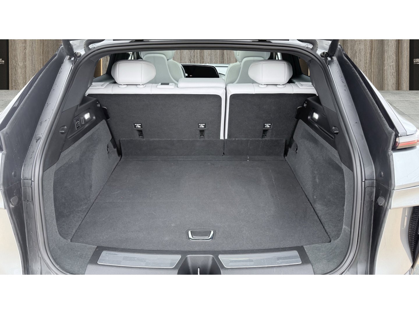 Used 2024 Cadillac Lyriq Luxury image 13