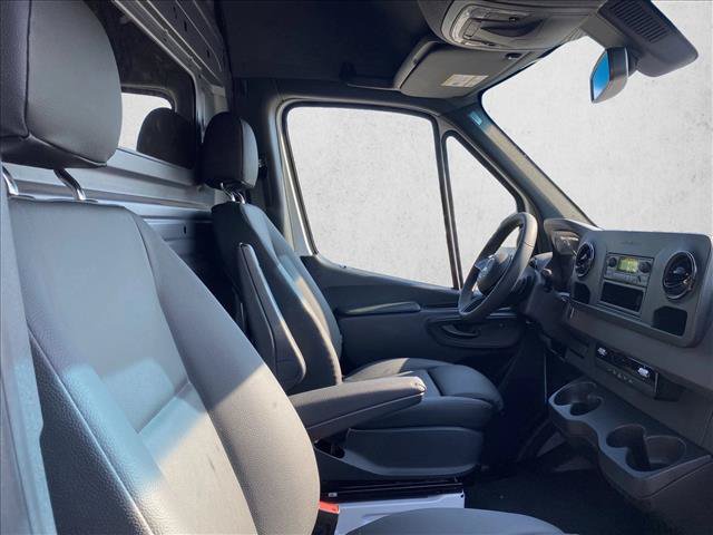 Used 2025 Mercedes-Benz Sprinter 2500 image 21