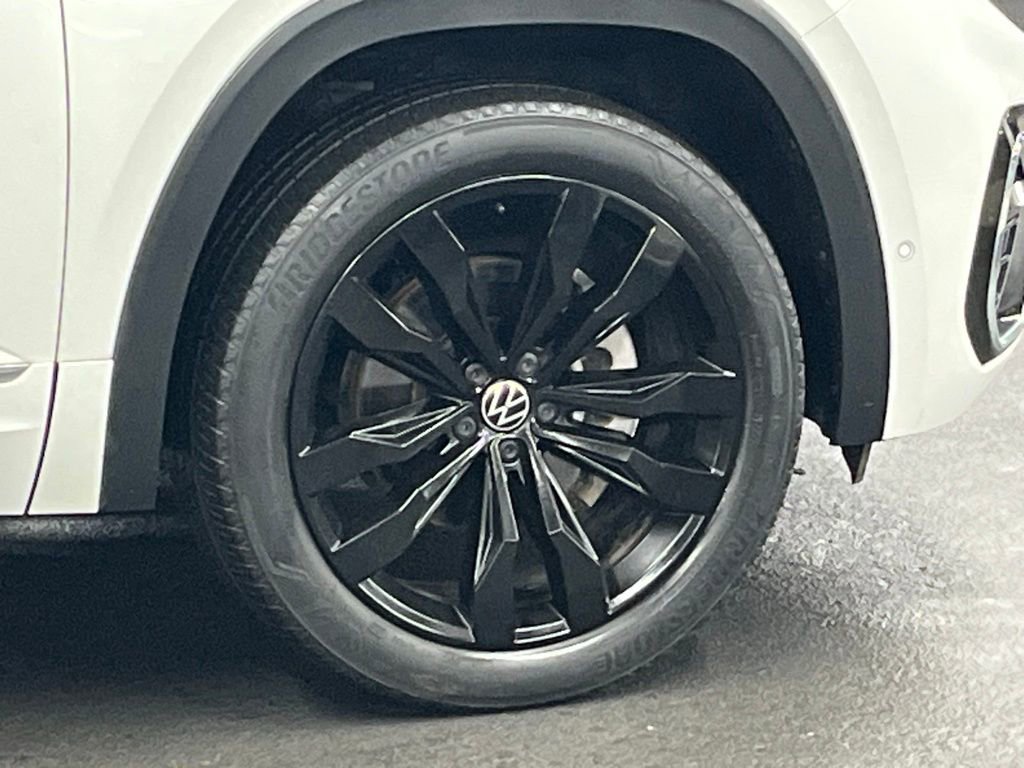 Certified 2022 Volkswagen Atlas Cross Sport SEL Premium R-Line w/ Cross Sport MDO Package AWD/4WD image 42