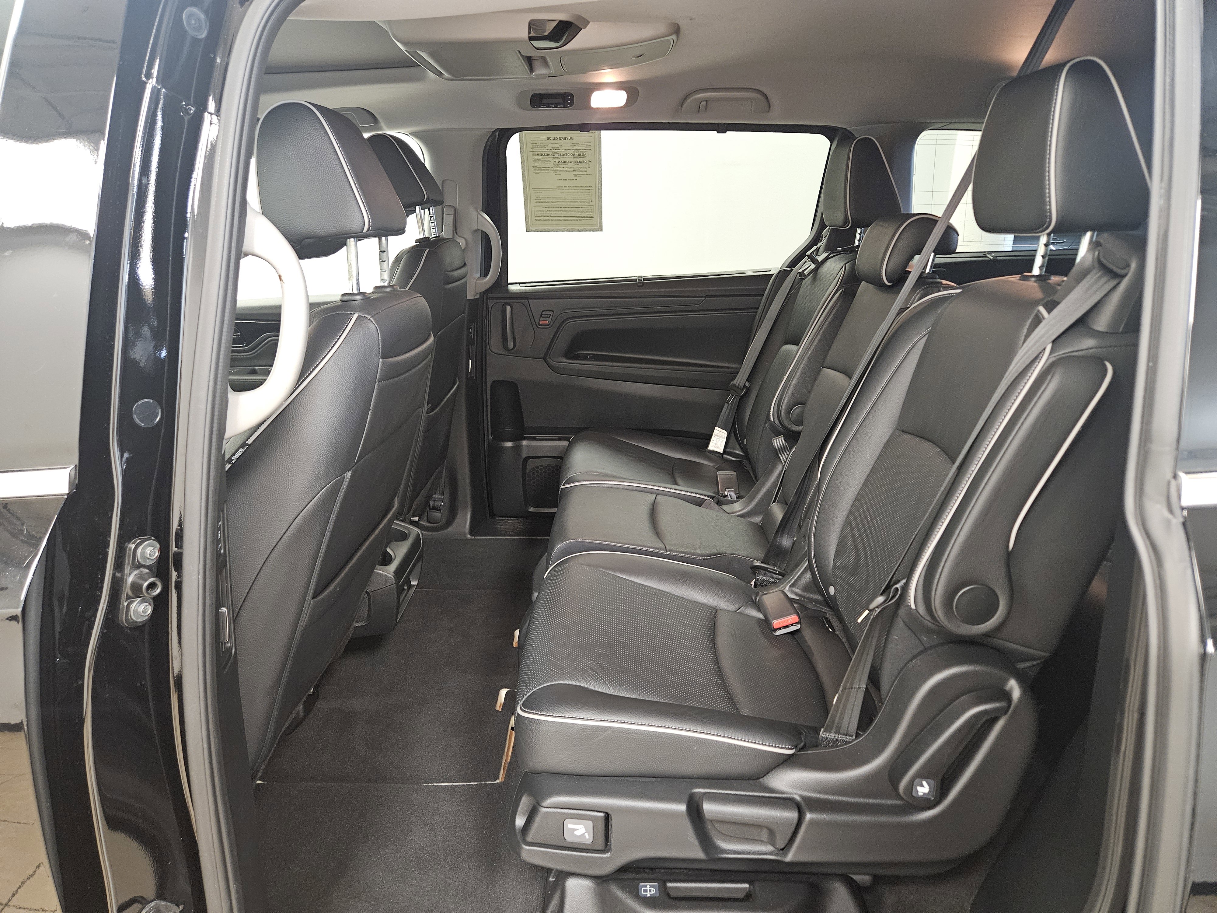 Used 2023 Honda Odyssey Elite image 11