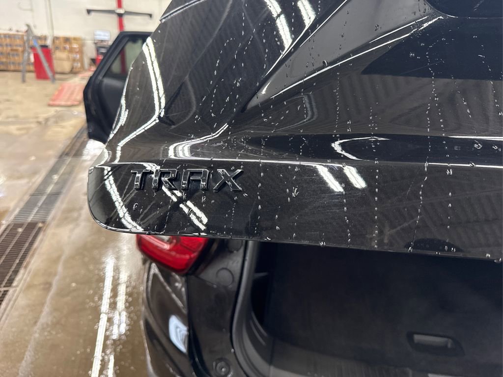 Used 2025 Chevrolet Trax RS image 14