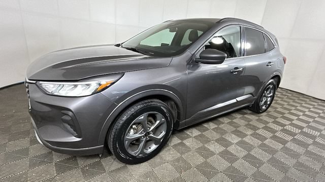 Used 2023 Ford Escape ST-Line AWD/4WD image 7
