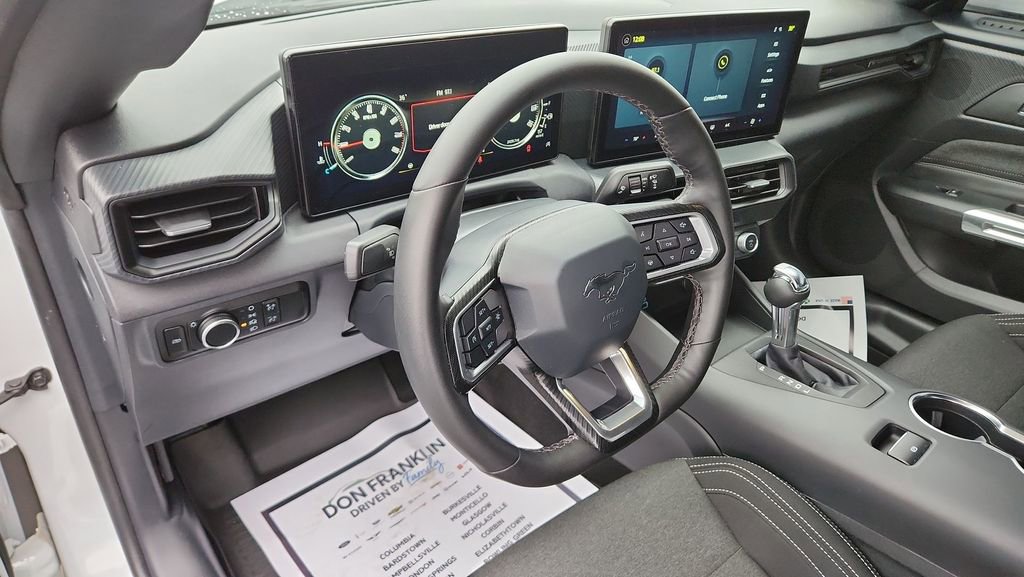 Used 2024 Ford Mustang Coupe RWD image 18