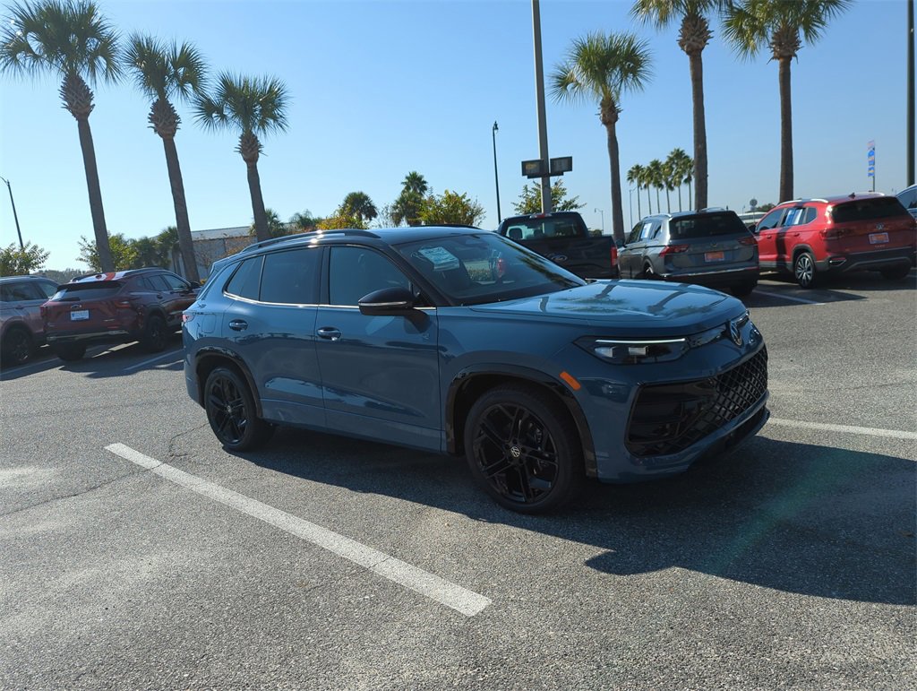 New 2026 Volkswagen Tiguan SE R-Line image 2