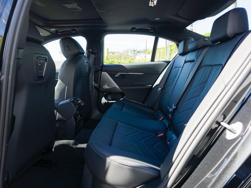 New 2026 BMW i5 eDrive40 w/ M Sport Package image 8