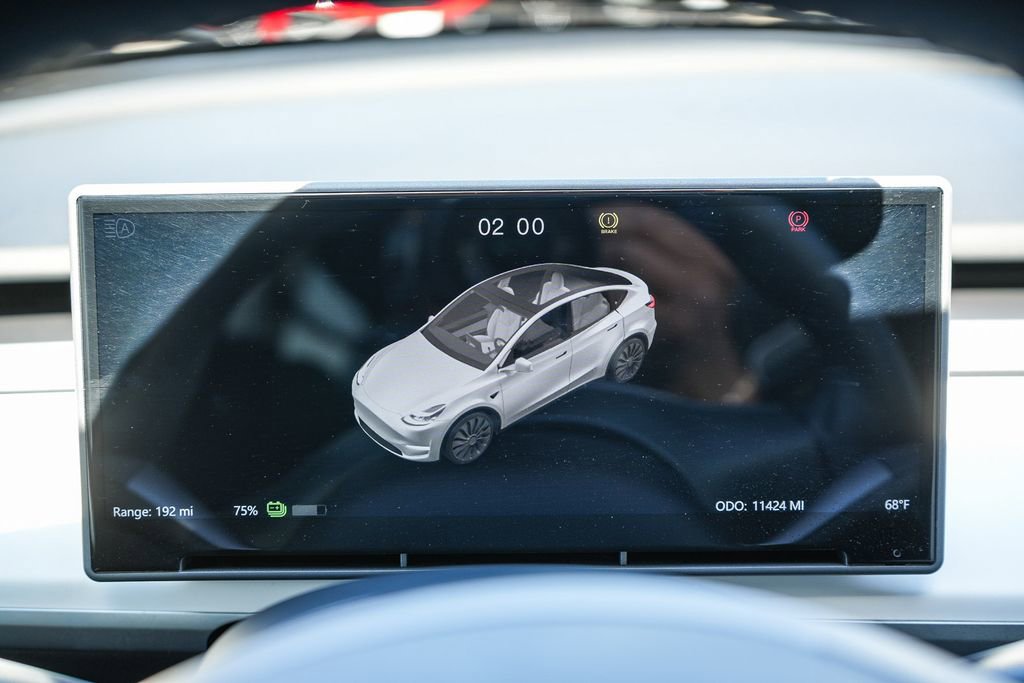 Used 2025 Tesla Model Y Performance AWD/4WD image 25