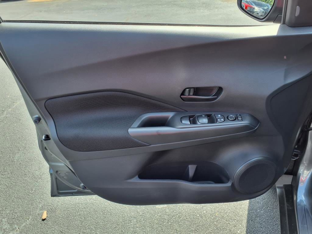 New 2025 Nissan Kicks Play S FWD image 8