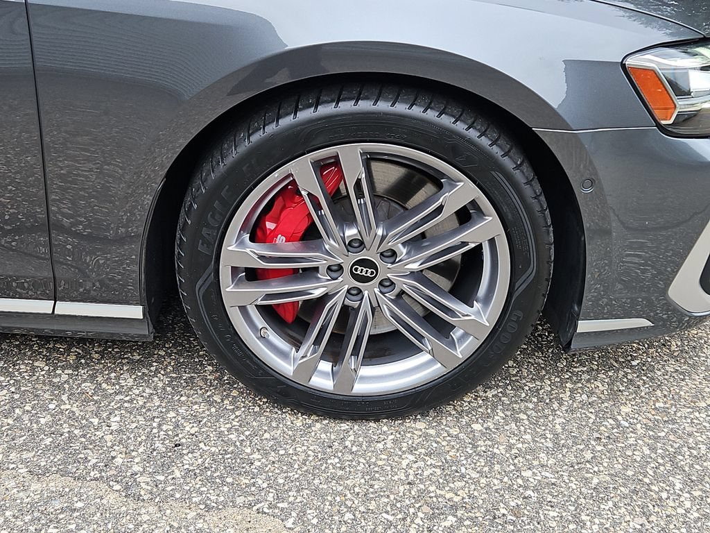 Certified 2023 Audi S8 AWD/4WD image 10