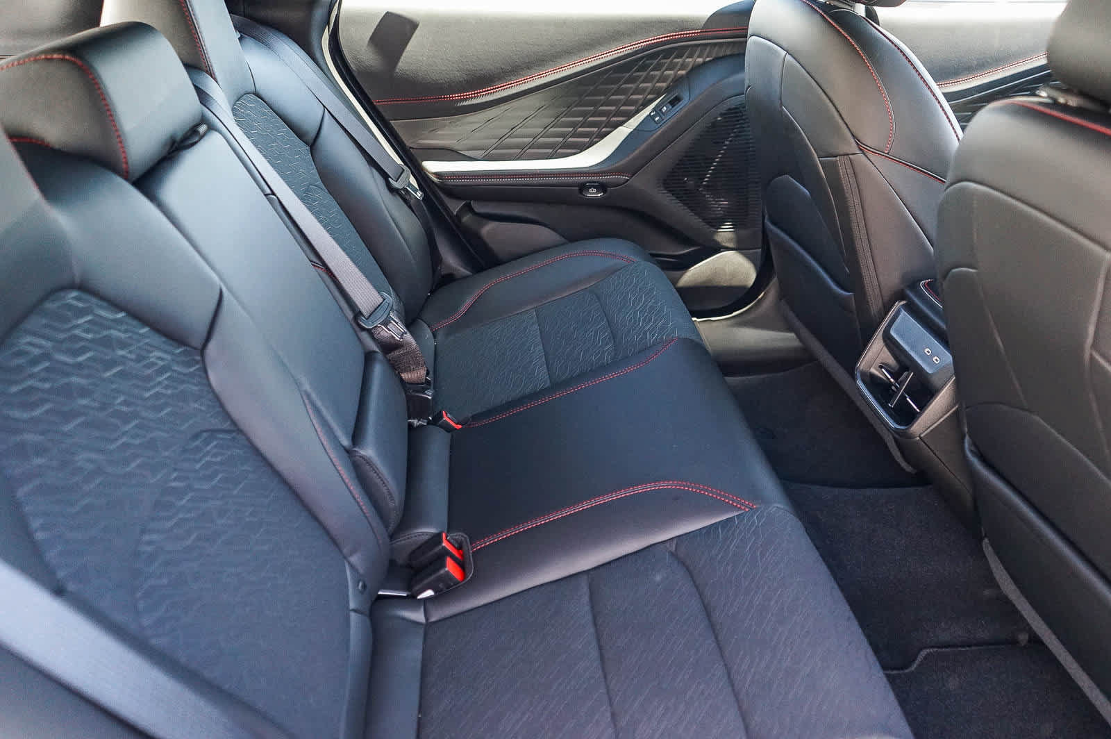 New 2026 Dodge Charger R/T w/ Driver Convenience Group AWD/4WD image 18