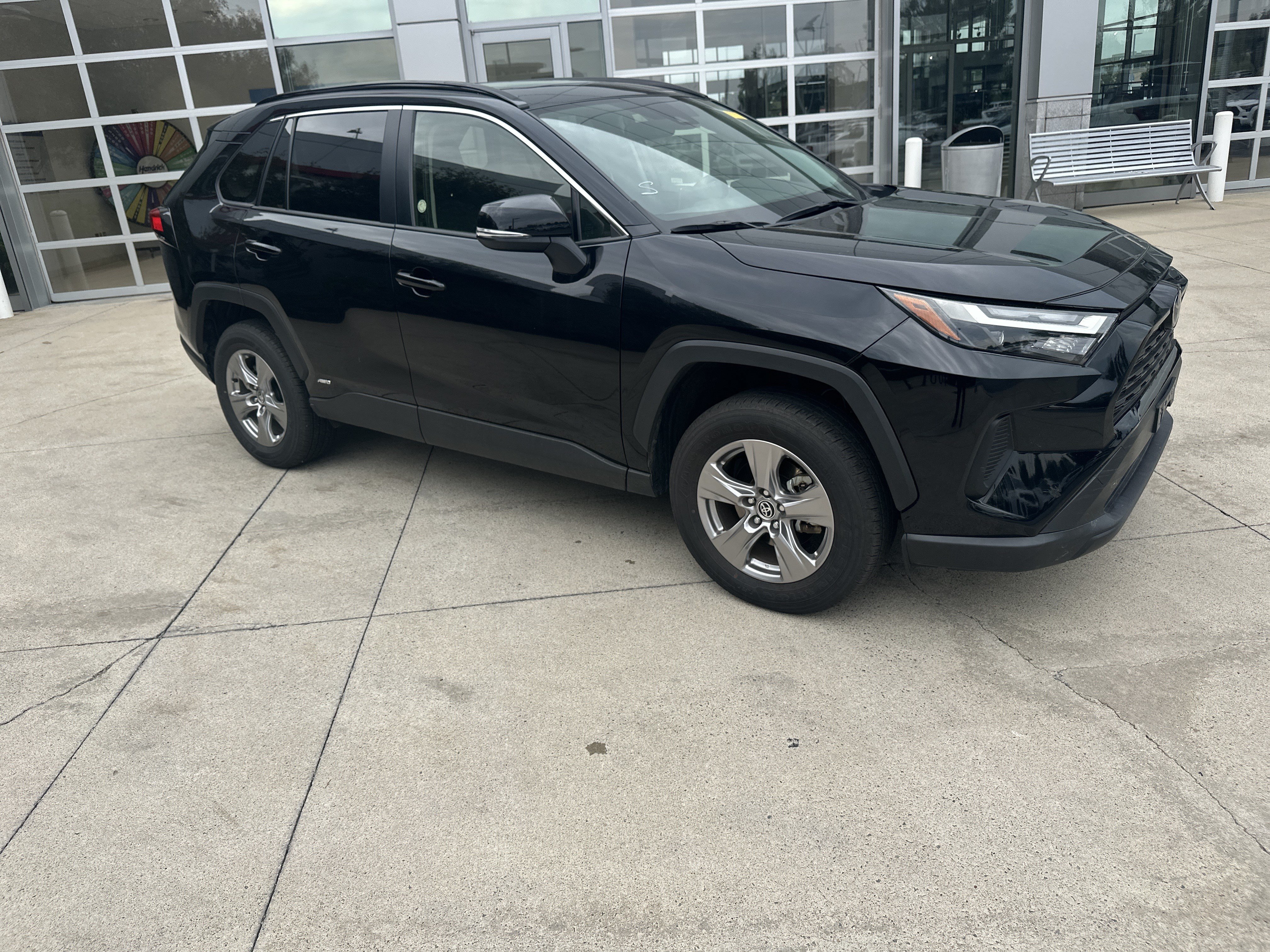 Used 2025 Toyota RAV4 XLE w/ Convenience Package AWD/4WD image 2