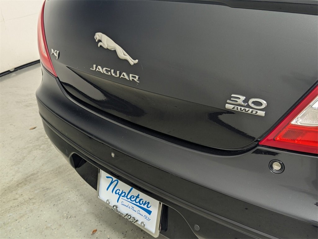 Used 2016 Jaguar XJ R-Sport image 8