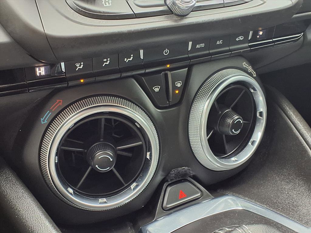 Used 2024 Chevrolet Camaro LT w/ Technology Package image 7