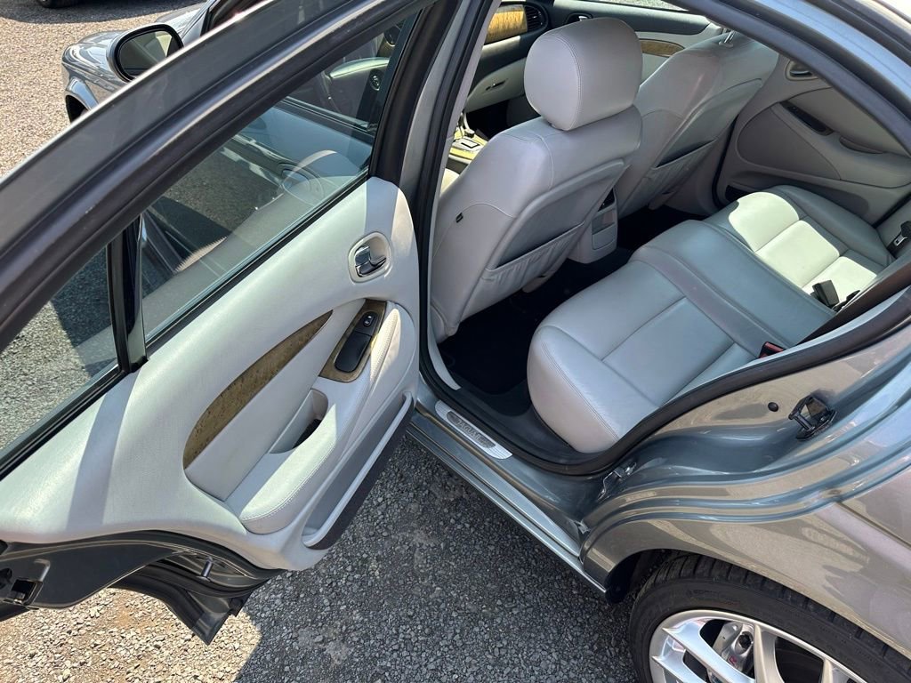 Used 2005 Jaguar S-TYPE R image 26