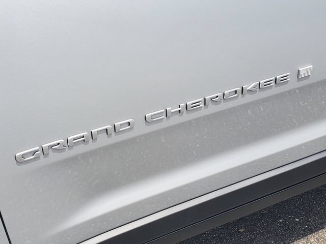 New 2026 Jeep Grand Cherokee Limited AWD/4WD image 17