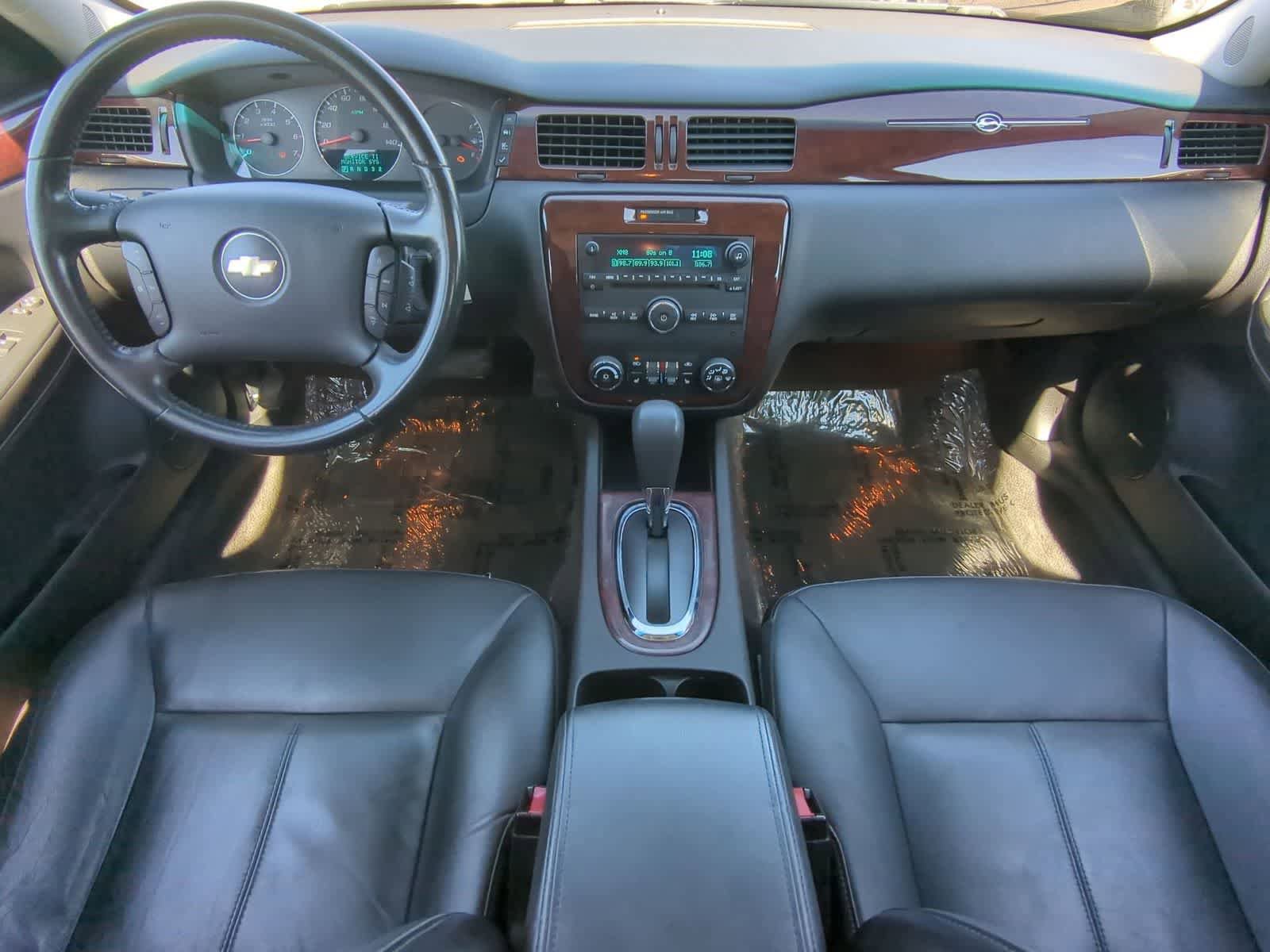 Used 2009 Chevrolet Impala LT w/ Luxury Edition Package FWD image 15