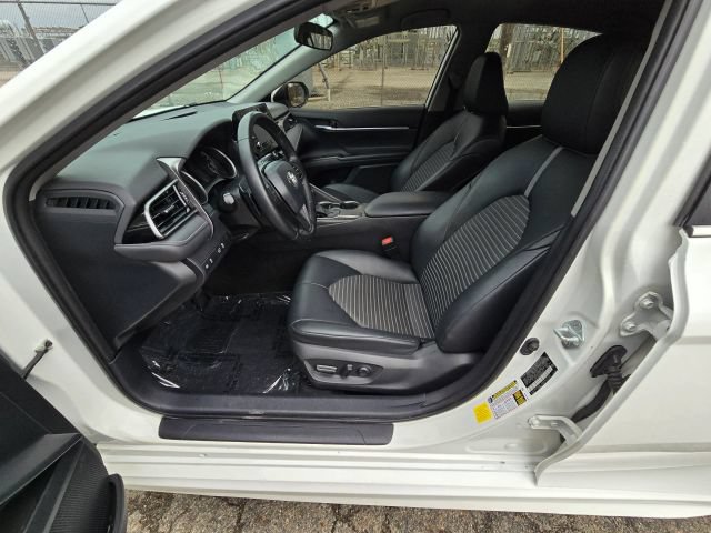 Used 2021 Toyota Camry SE FWD image 9