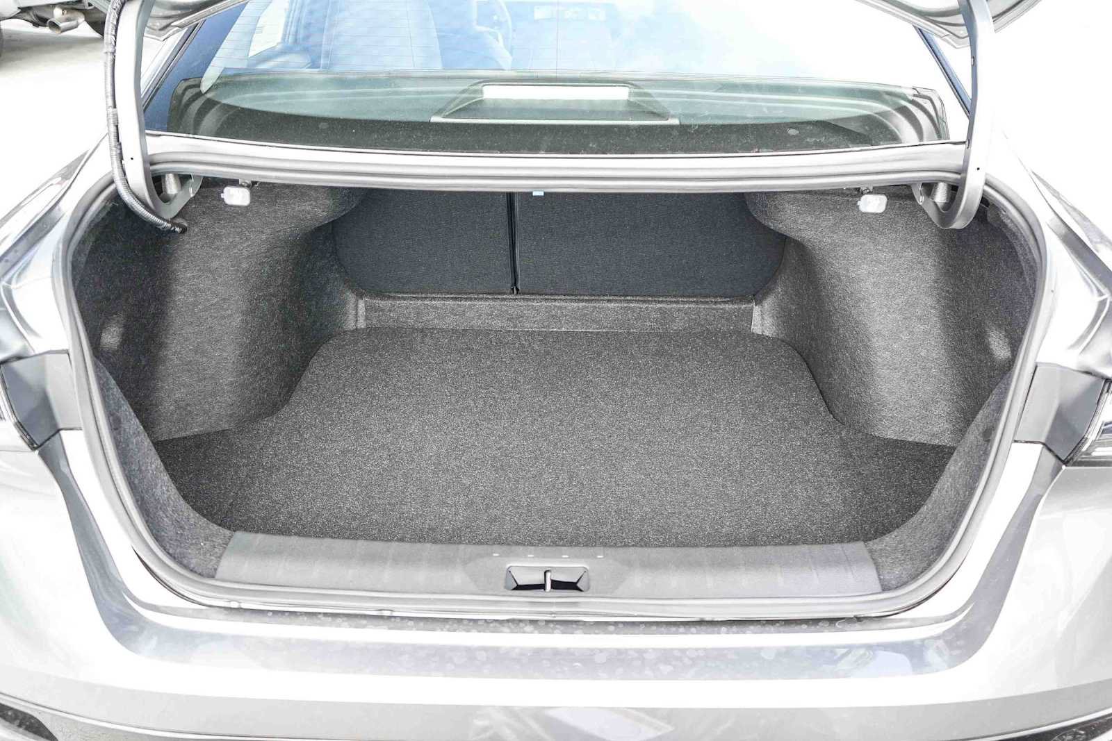 New 2027 Nissan Sentra SR w/ SR Premium Package FWD image 12
