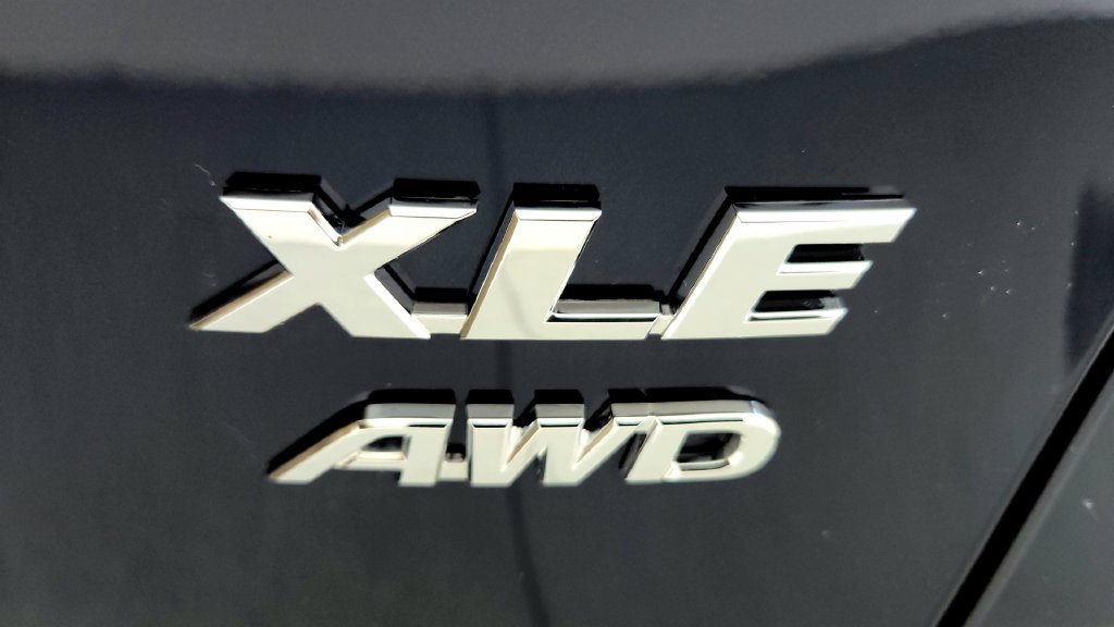 Used 2025 Toyota RAV4 XLE w/ Convenience Package AWD/4WD image 14