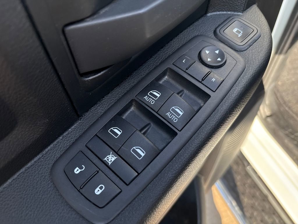 Used 2024 RAM 3500 Tradesman w/ Chrome Appearance Group image 15