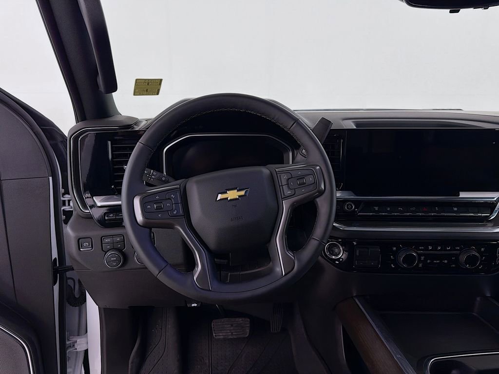 Used 2026 Chevrolet Silverado 3500 High Country w/ Technology Package AWD/4WD image 21