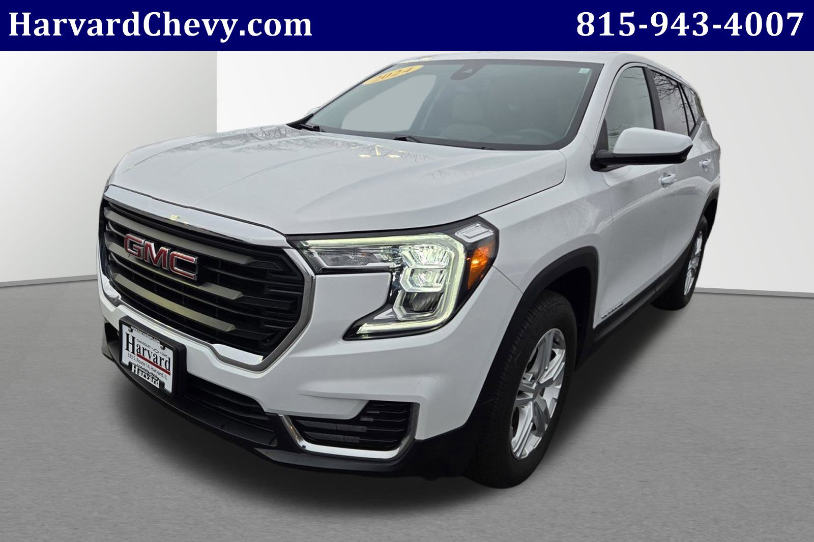 Used 2024 GMC Terrain SLE image 3