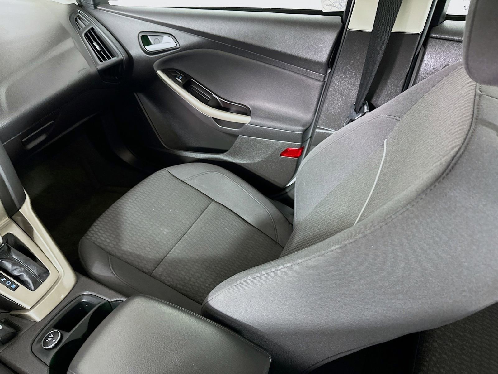 Used 2012 Ford Focus SEL FWD image 22
