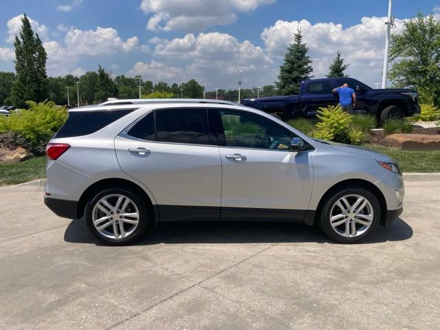 Used 2021 Chevrolet Equinox Premier AWD/4WD image 2