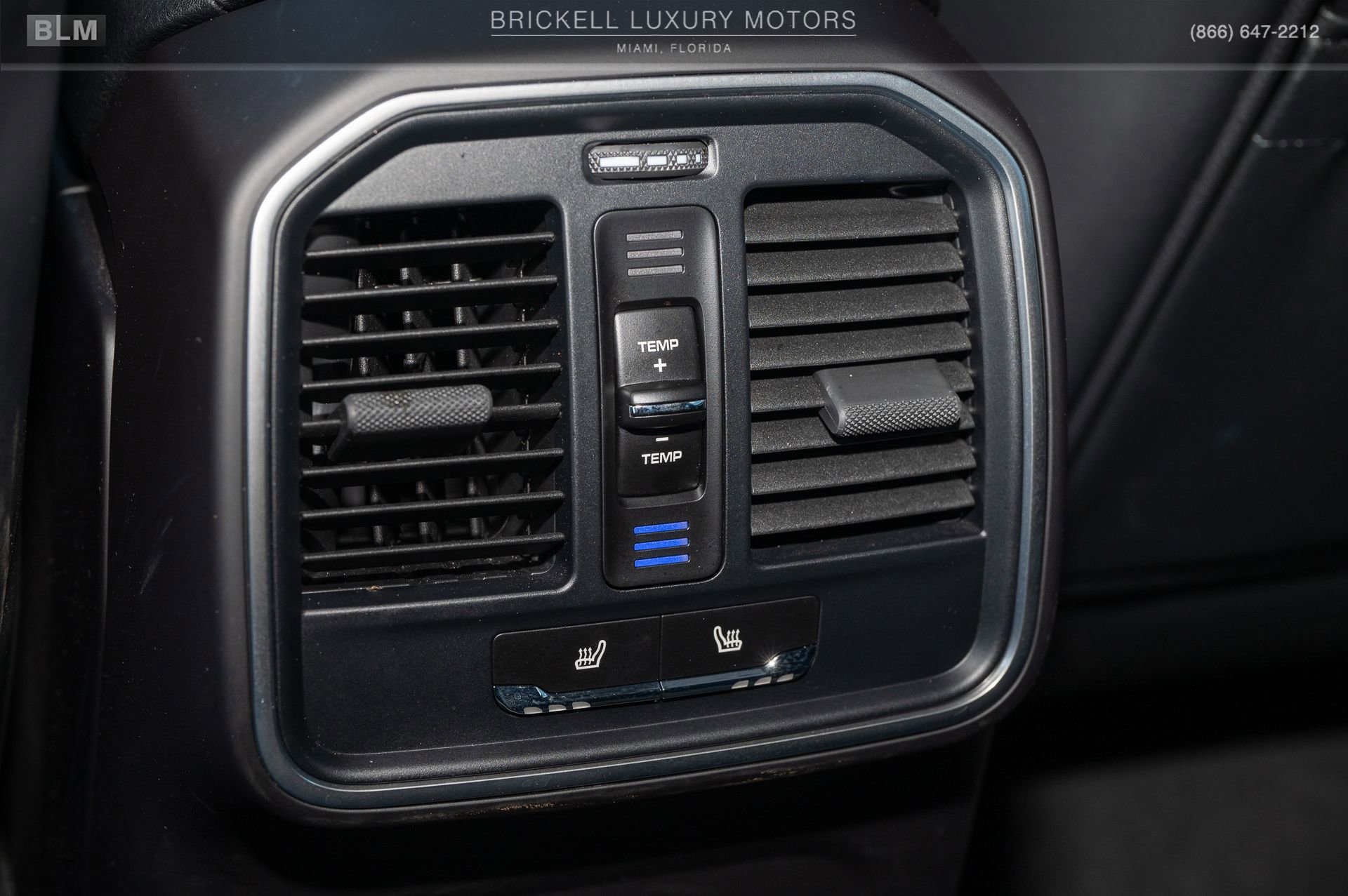 Used 2024 Porsche Macan image 18