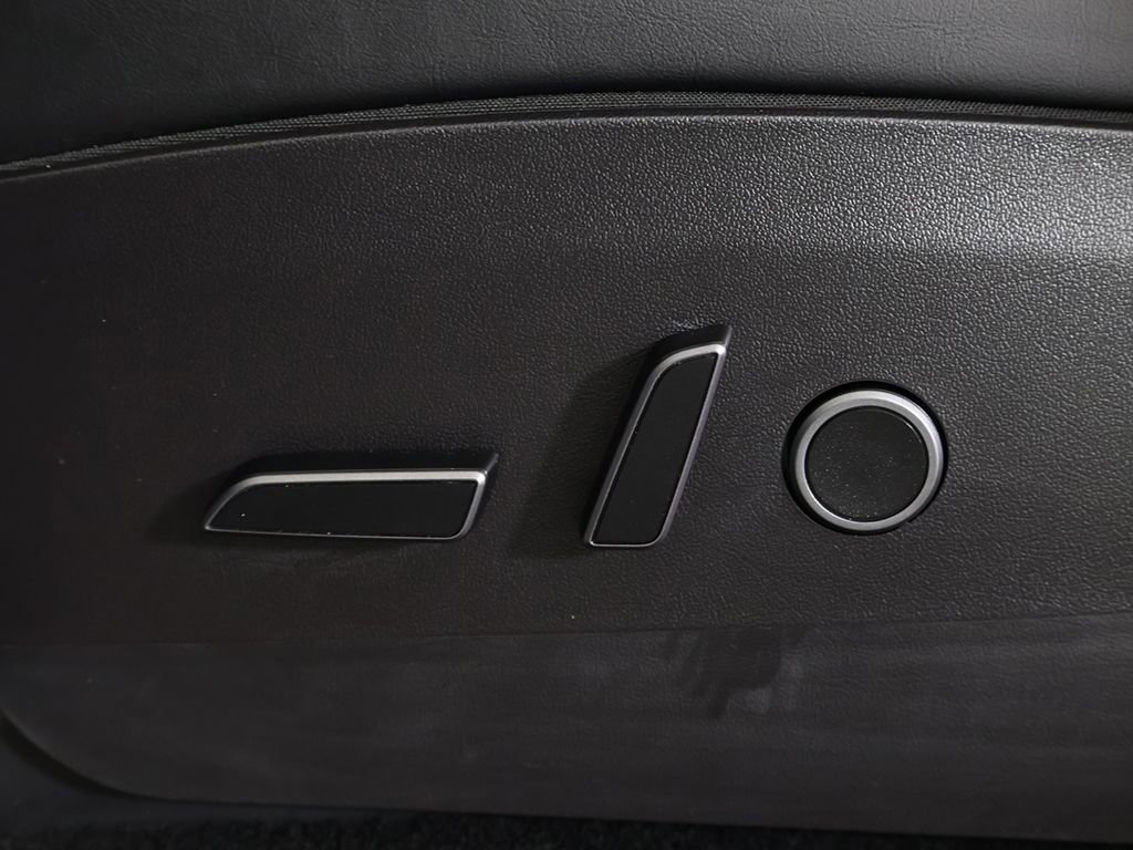 Used 2023 Tesla Model Y Long Range image 35