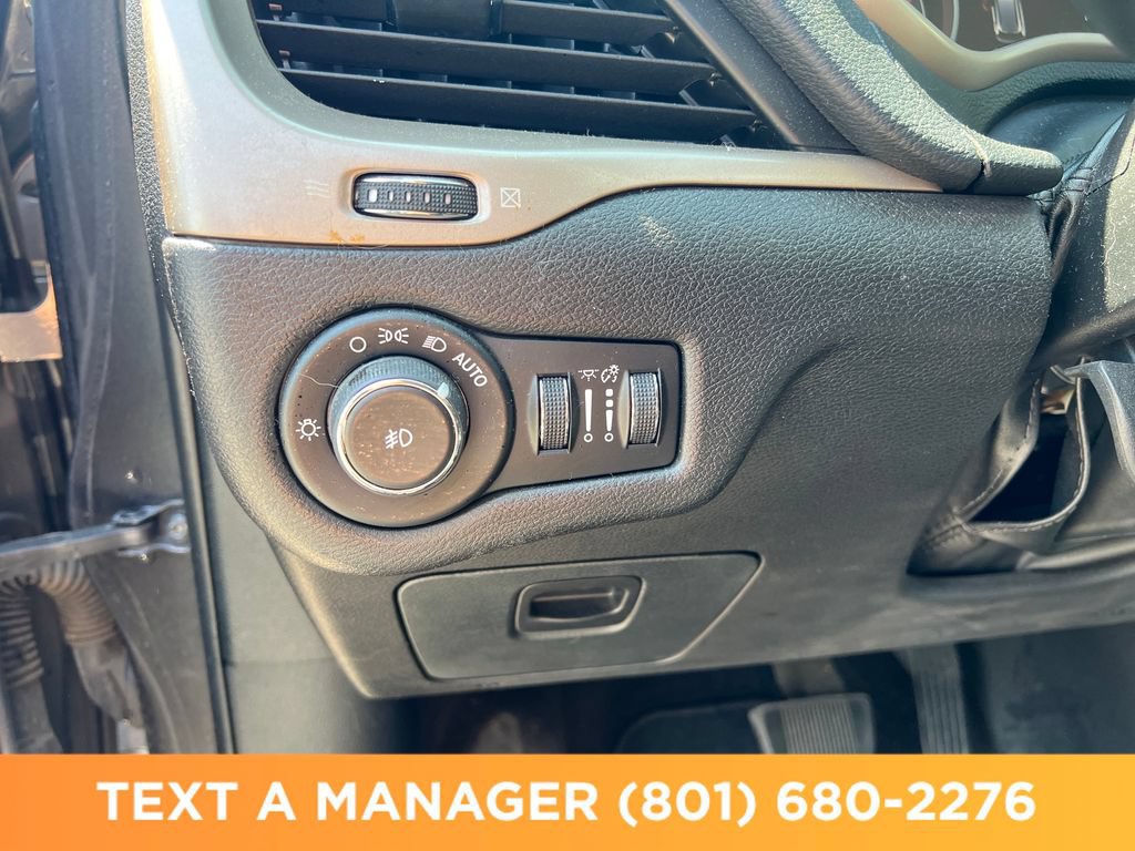 Used 2017 Jeep Cherokee Limited AWD/4WD image 26